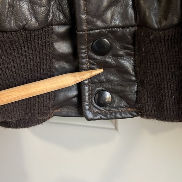 Vintage Aberdeen size 46 leather flight jacket with pho fur collar and liner. - Picture 5 of 9
